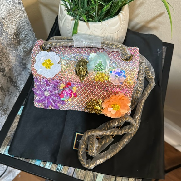 🌹🌹🌹Kurt Geiger London Mini Kensington Soft Convertible Crossbody Bag🌹🌹🌹 - Picture 4 of 17
